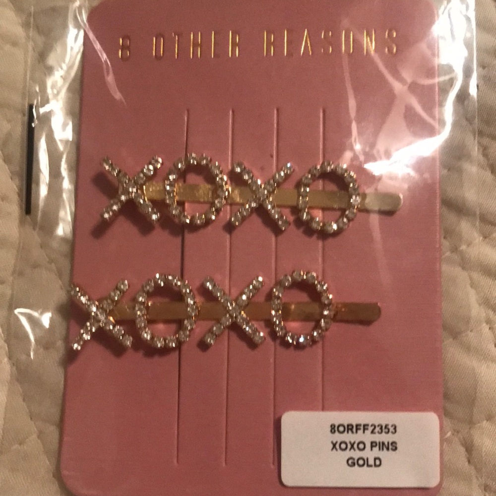 Xoxo hair pin